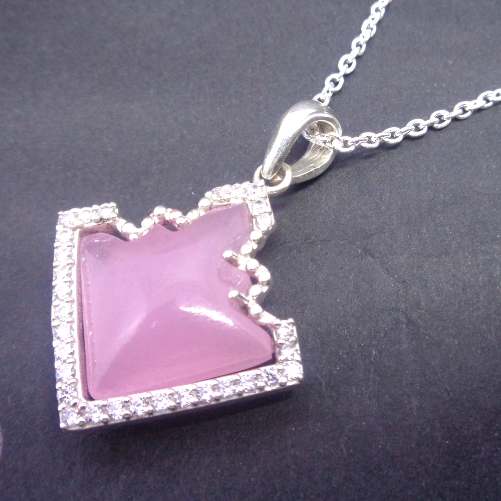 Rose quartz a positive love energy to relationships color rose quartz
